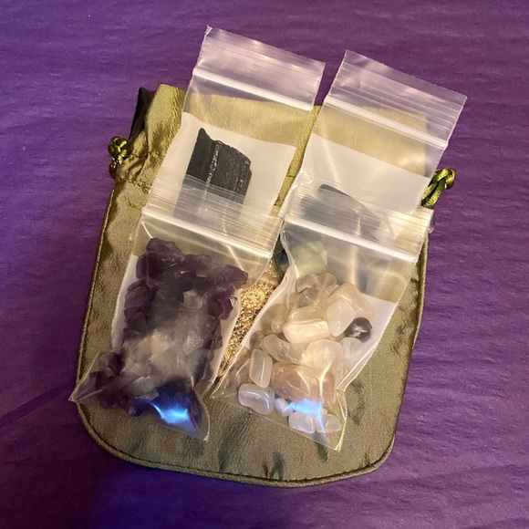 Pouch of Protection - Picture 3 of 9